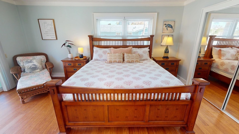 Peach on the Beach by Tybee Vacation Rentals