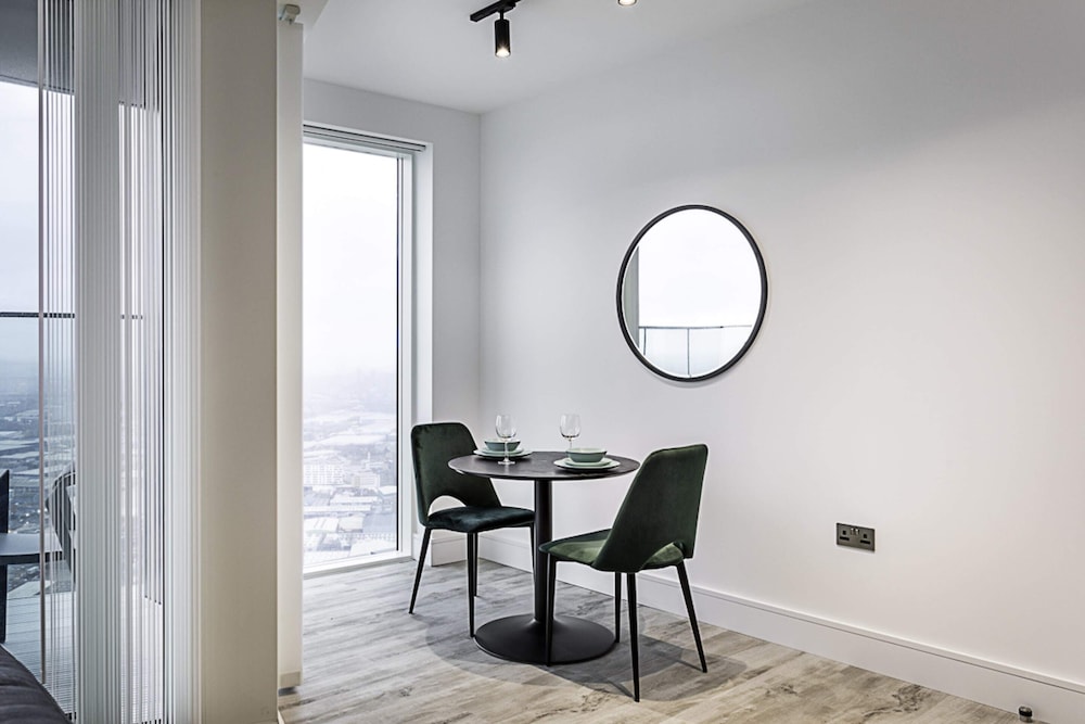 Icon Tower Flat VII