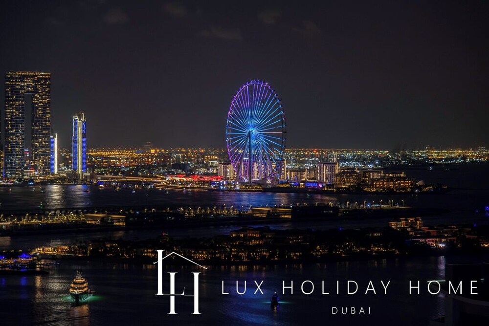 LUX Iconic Views at Palm Tower Suite 1