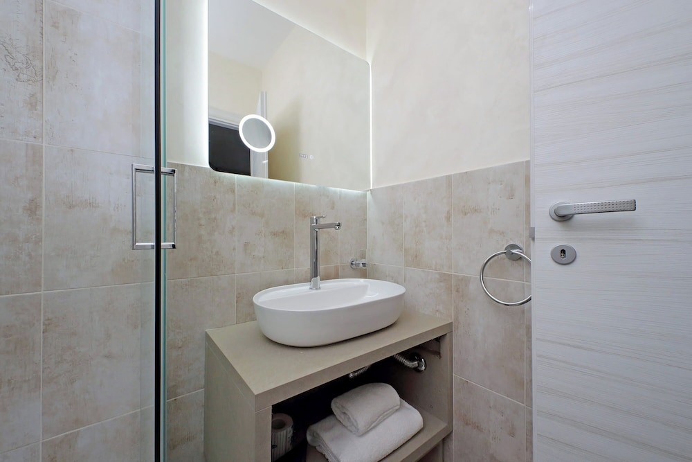 Termini Comfort rooms by Flatinrome