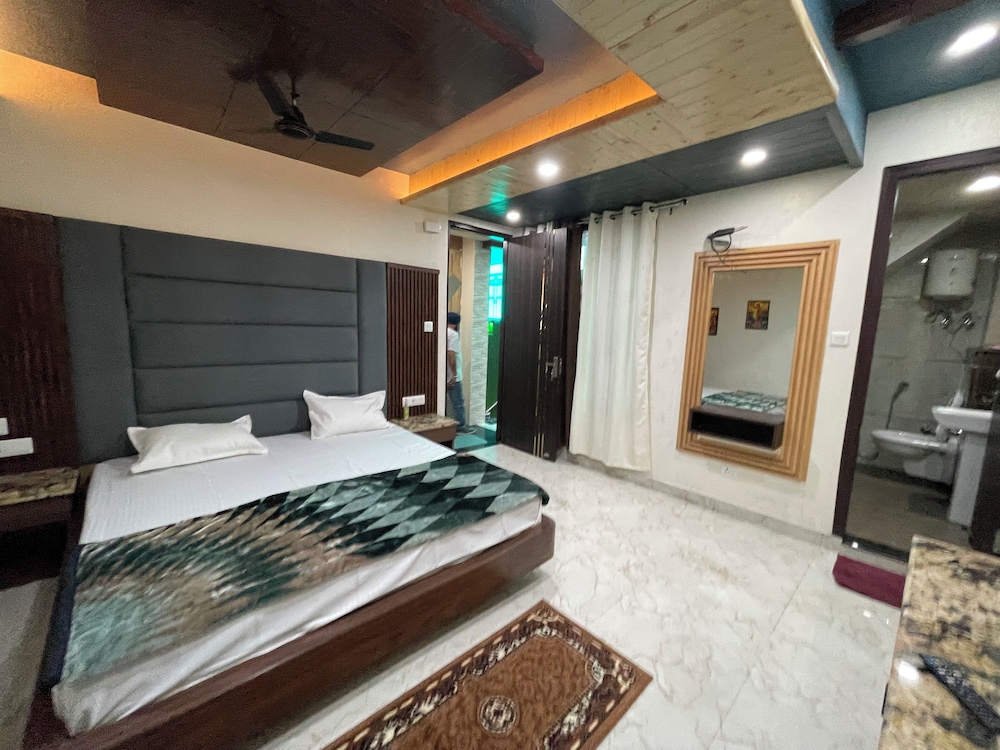 Anand residency