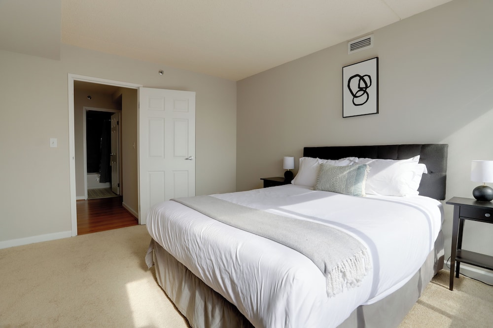 Modern 2BR Stay Near DC Arlington VA