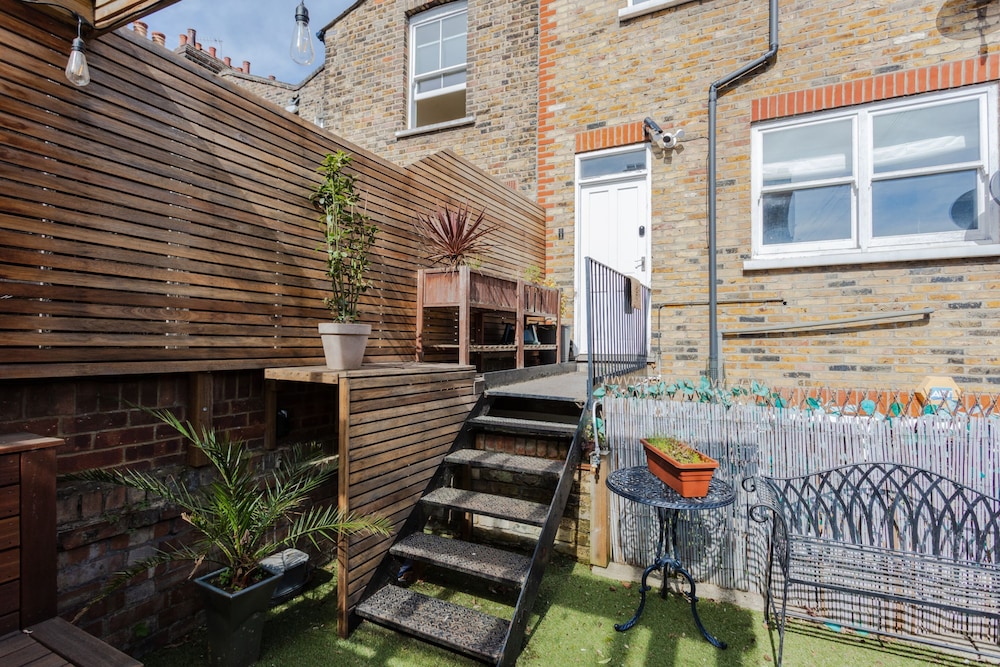 Newly Refurbished 4 Bedroom House in East London