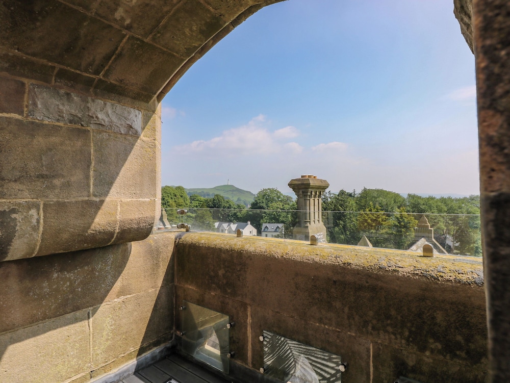 William Tower Suite Stone Cross Mansion
