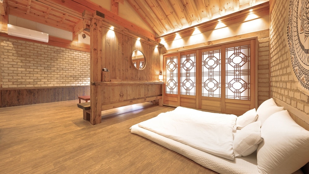 Yangpyeong Agni Choshi Mae Hanok Stay