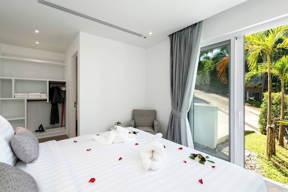 Luxury Sea View Villa Q With Pool at Unique Residences