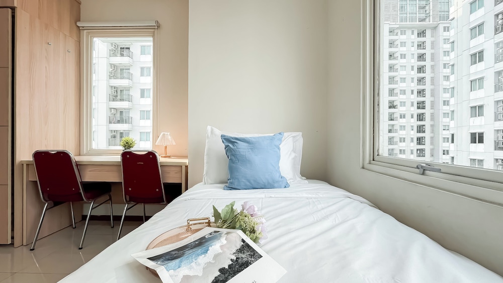 Nice And Cozy 3Br Apartment At Thamrin Residence
