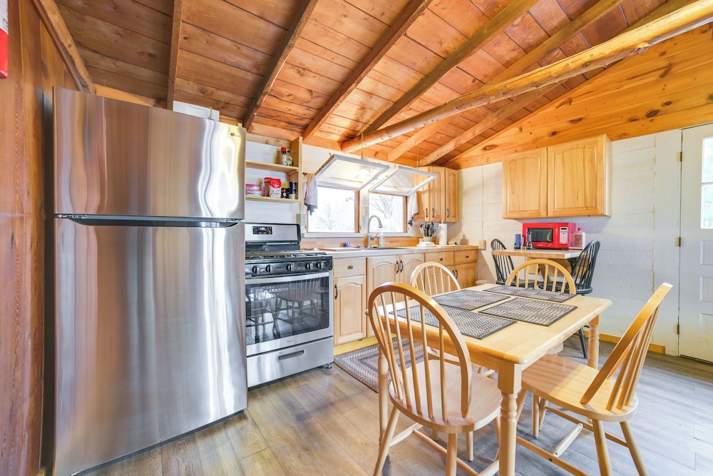 Beach + Game Room Access: Lakefront Levering Cabin