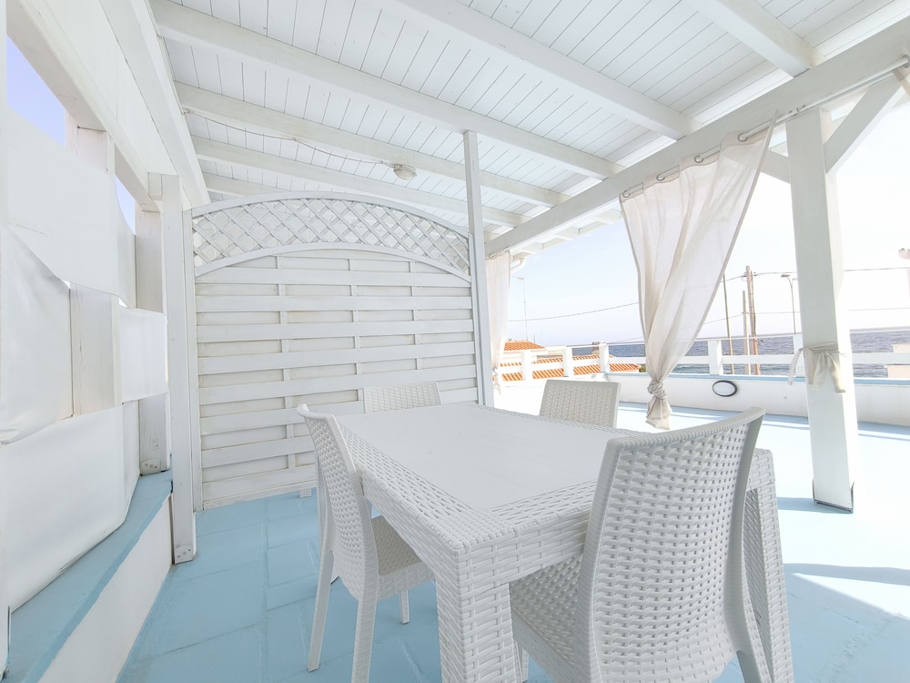 MONOLOCALE LA CORTE SUL MARE