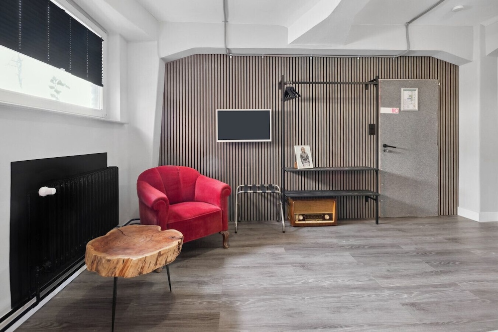 The Room 44
