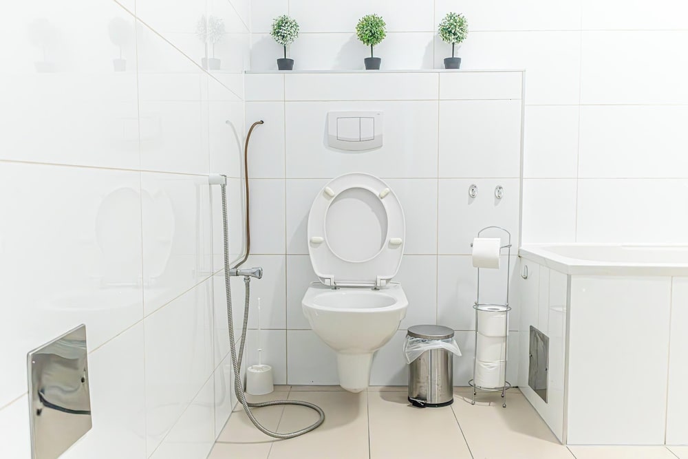 Simple 2 Bedroom Apartment with WiFi