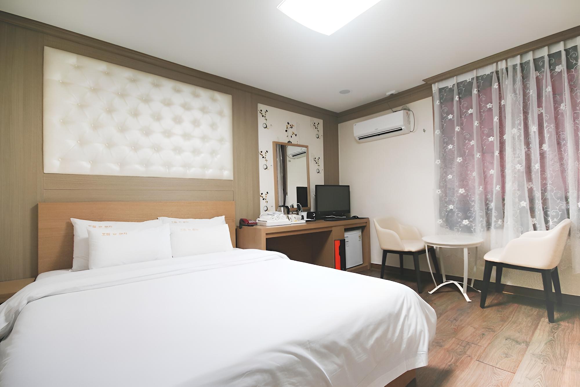 Gunsan Hotel MH view 2