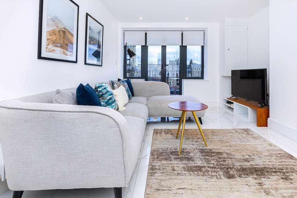 Elegant Three-bed Marylebone Flat Near Oxford Circus!