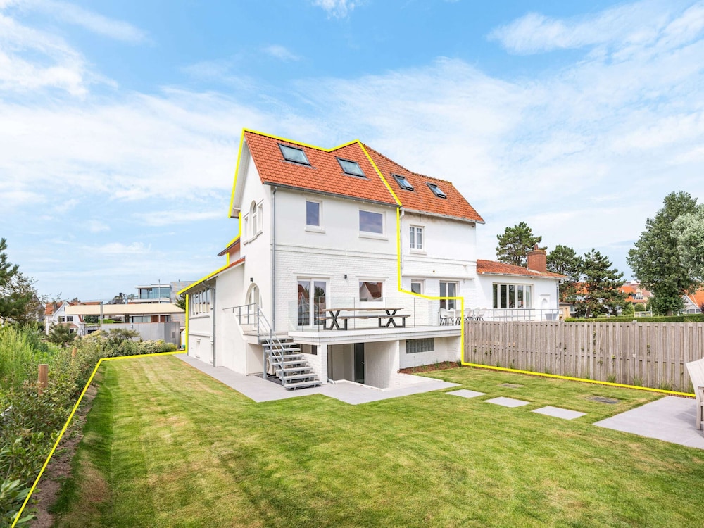 Villa in Koksijde Near the Sea