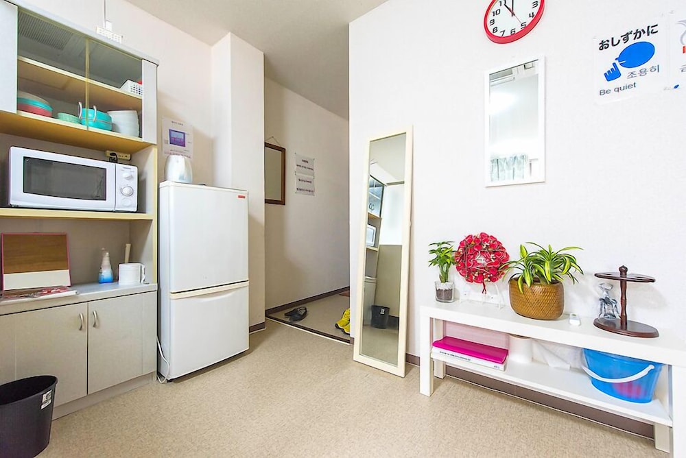 Young Minbak Osaka Guest House