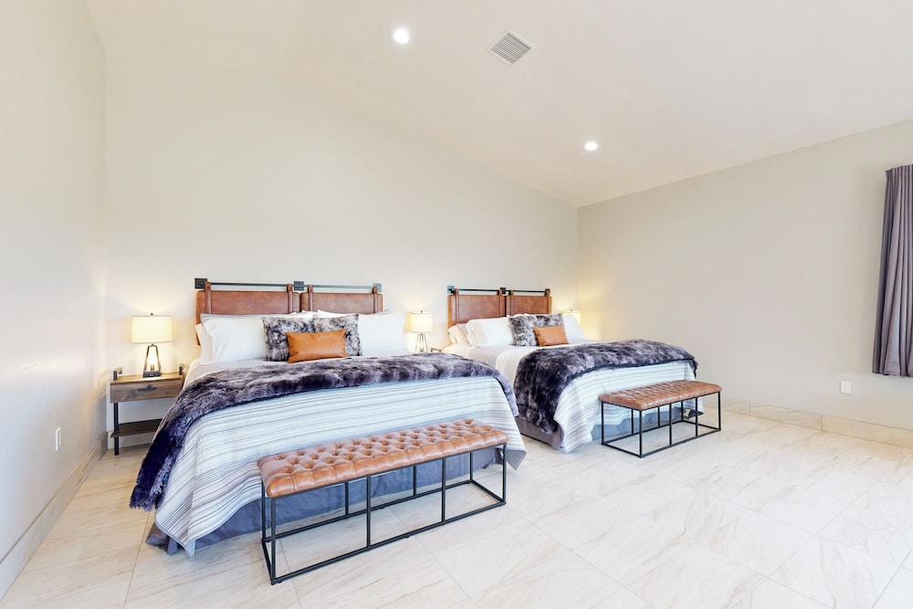 Two Dog-friendly Home, Close to Wine Country