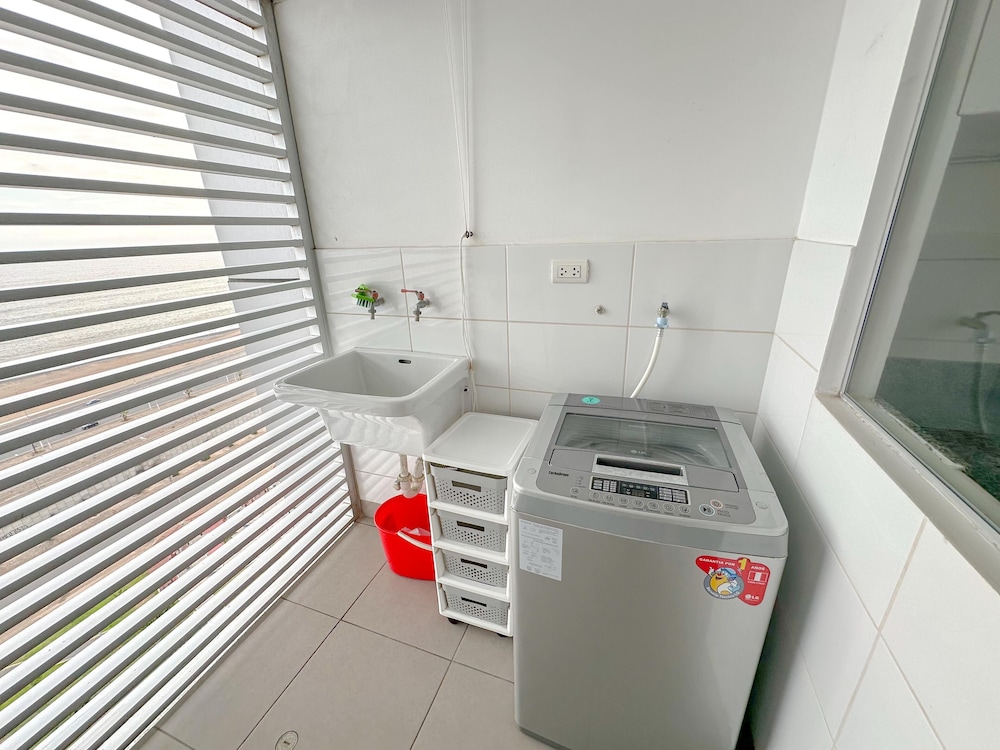Exclusive Ocean View (1404)