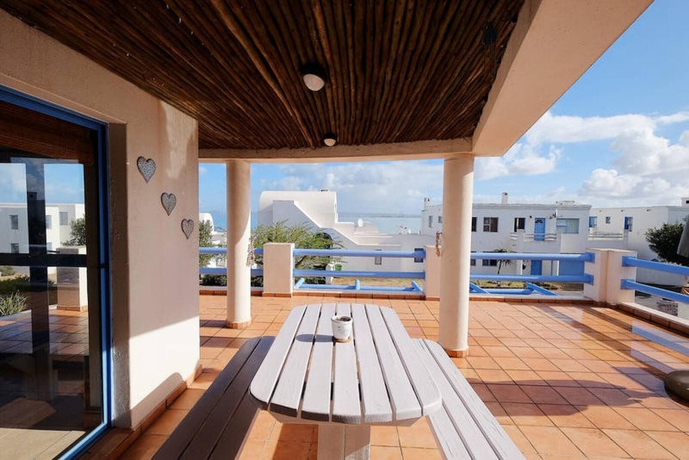 Charis to Theo - Relax in Style at This 3-bedroomed Langebaan Holiday House