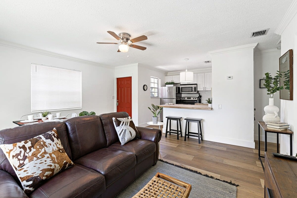 Bright and Spacious 2 BR Apartment