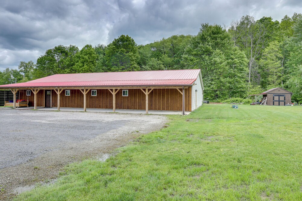 6 Mi to Main Street: Dog-friendly Home in Dover!
