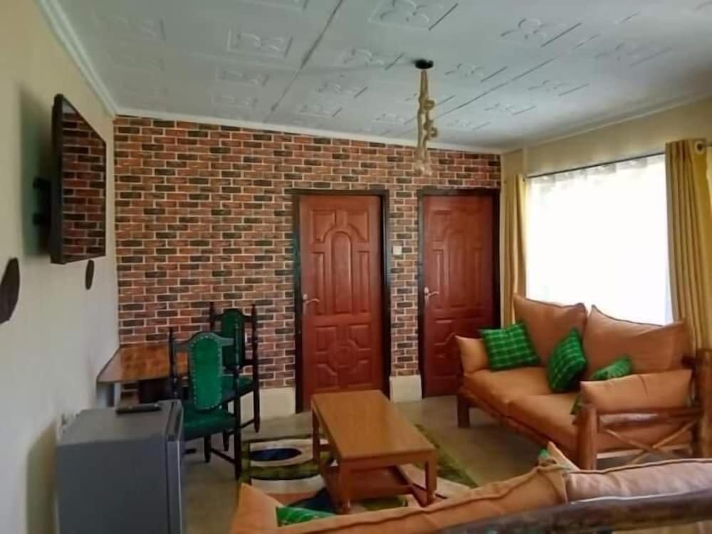 Wooden Knee cottages Nanyuki