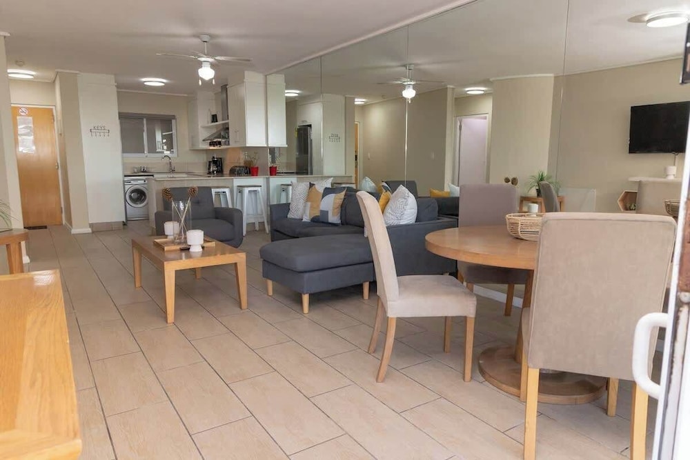 Holiday Apartment, Lagoon Beach