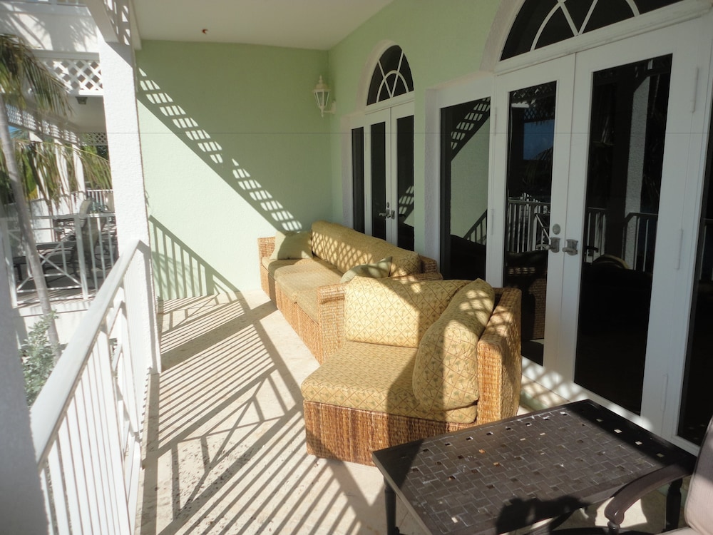 February Point Villa BB1