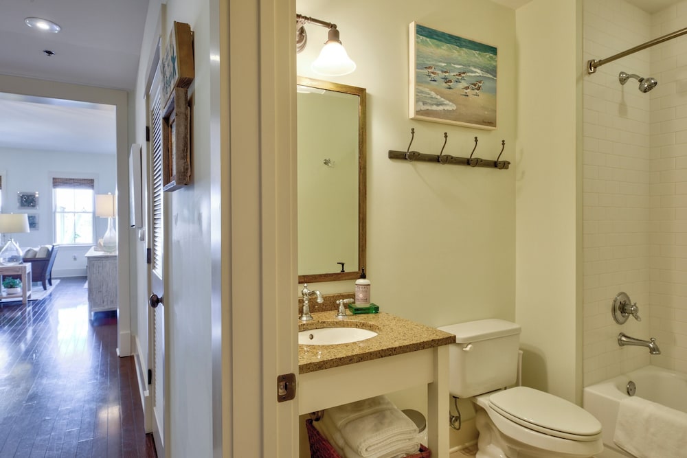 30A Kinda Day by Avantstay Pool + Private Beach Top Floor Redfish view 5