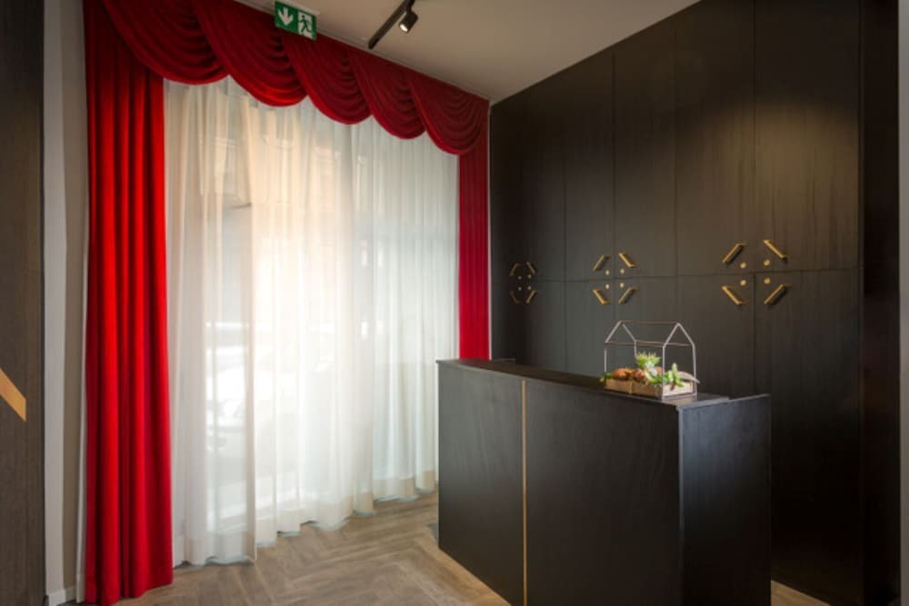 Italianflat - Theatrum