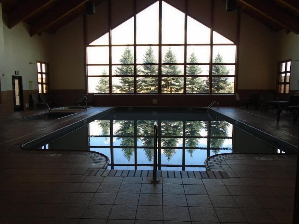 Evansville Vacations - Casper C'mon Inn Hotel  Suites - Property Image 8