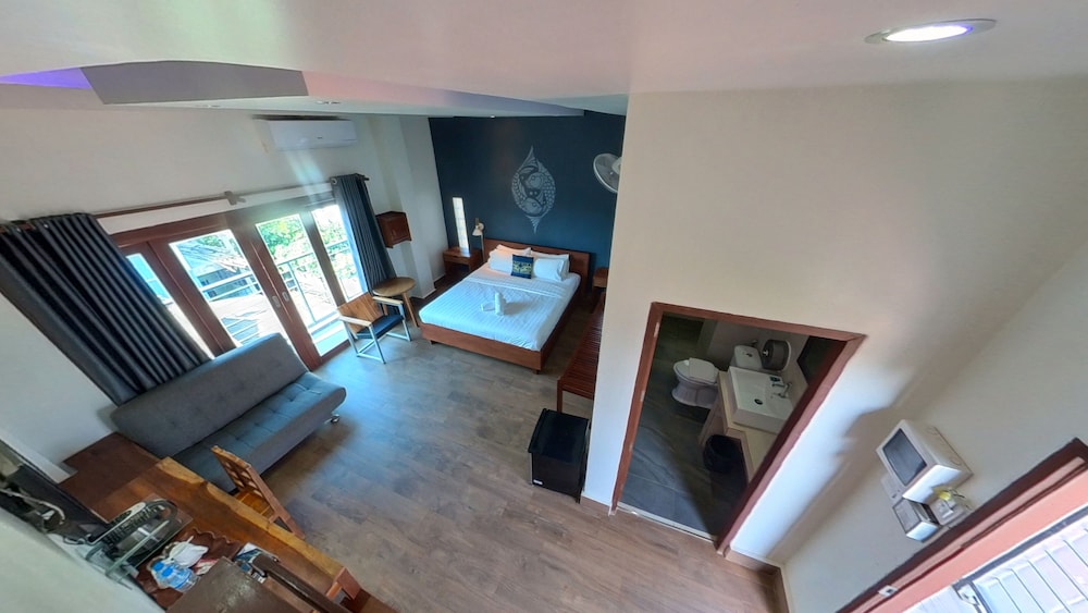 Photo 13