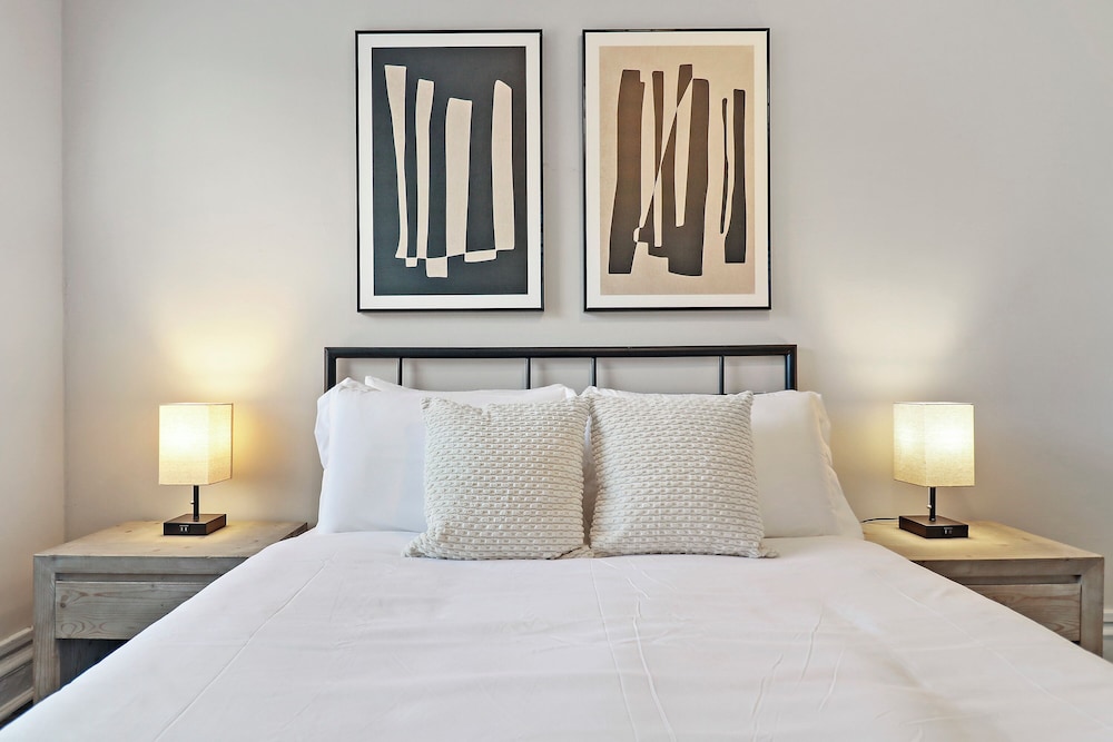 Lively 1BR - Kenwood 408