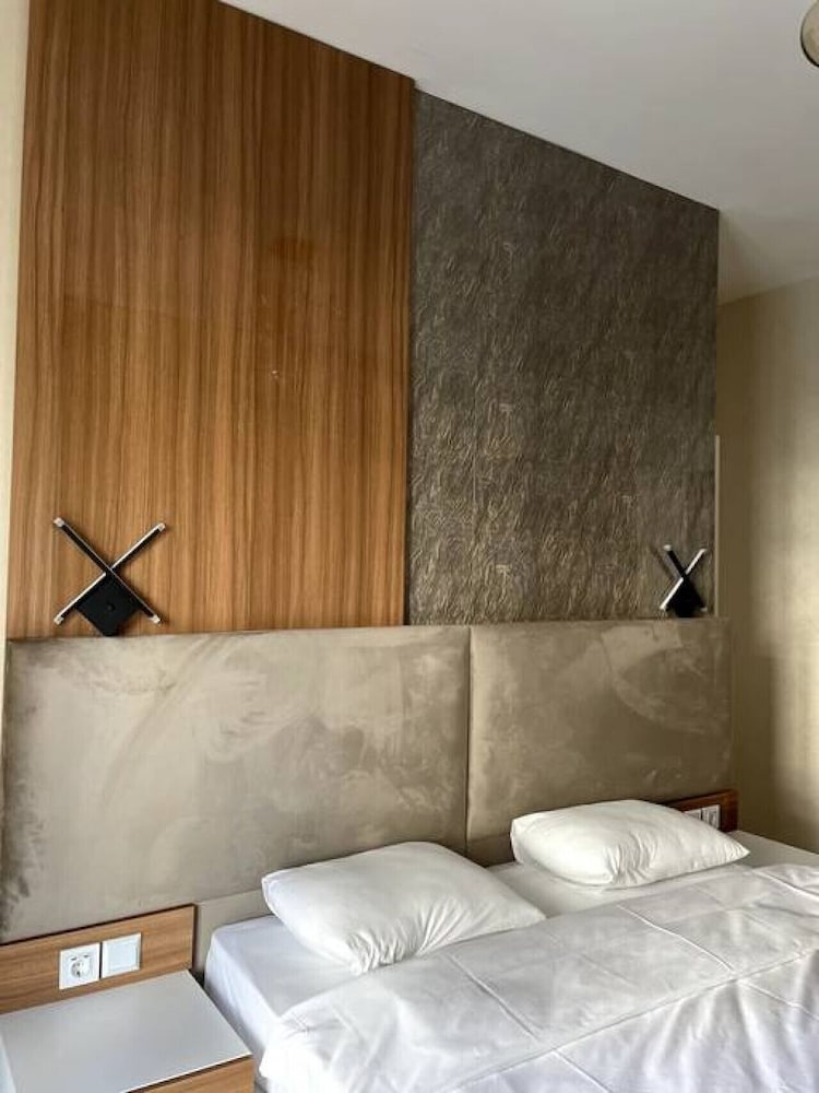 Brand-new 3 1 Apartment w Terrace Near Mall of IST