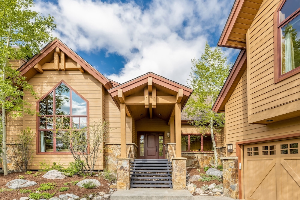 Peakside Escape 178 3 Bedroom Home