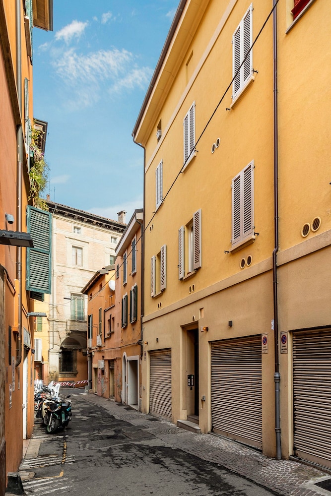 Caldarese Apartment With Balcony by Wonderful Italy