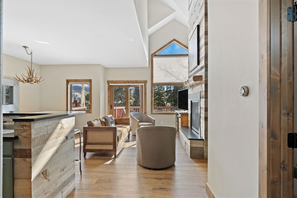 101 Tall Pines