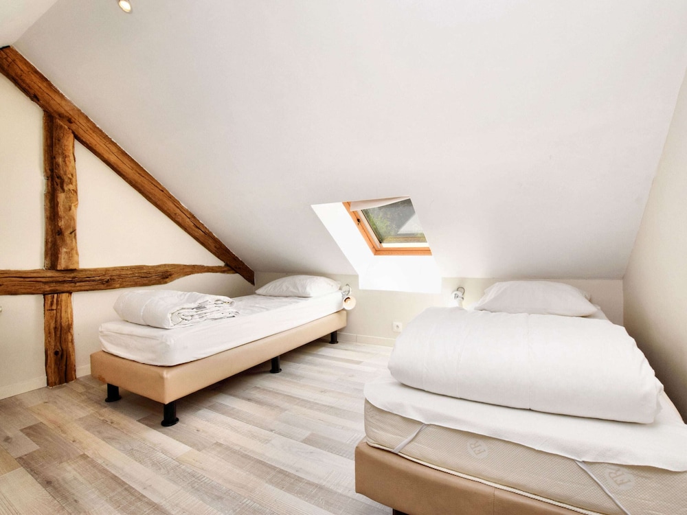 Fine Group House With Sauna Garden view 5