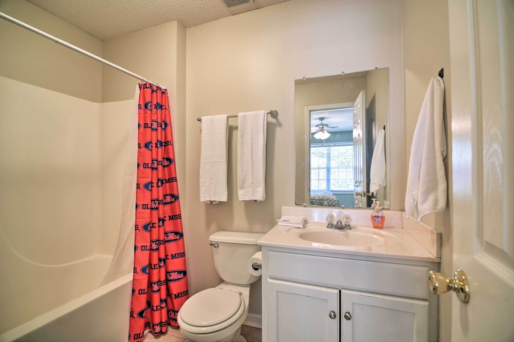 Oxford Vacations - Charming Oxford Home  1 Mi to Ole Miss Campus - Property Image 9
