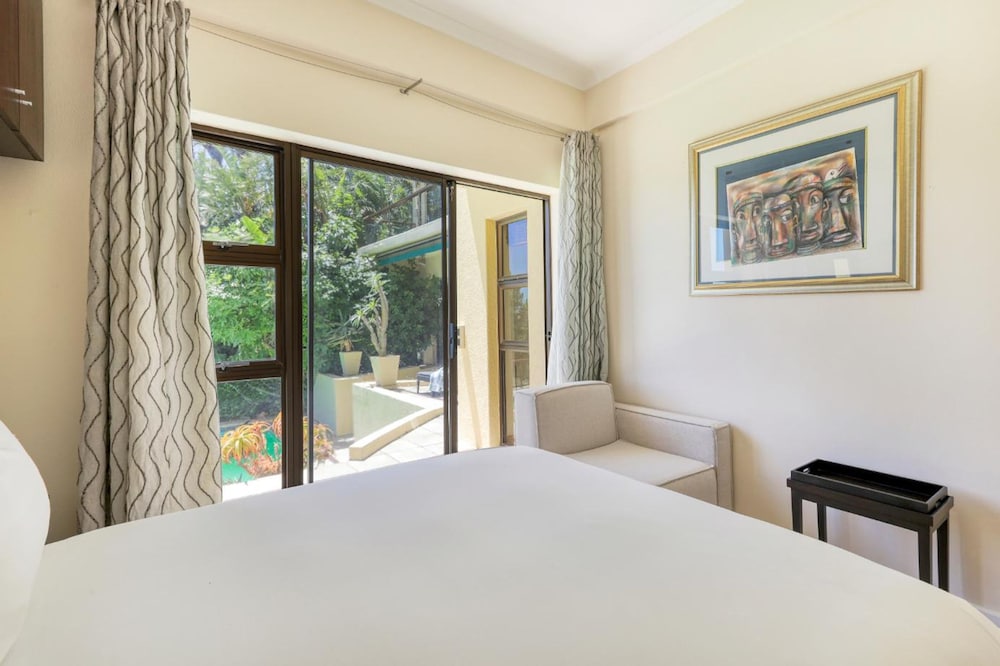 Villa Sol Camps Bay - Family Retreat With 360 Views