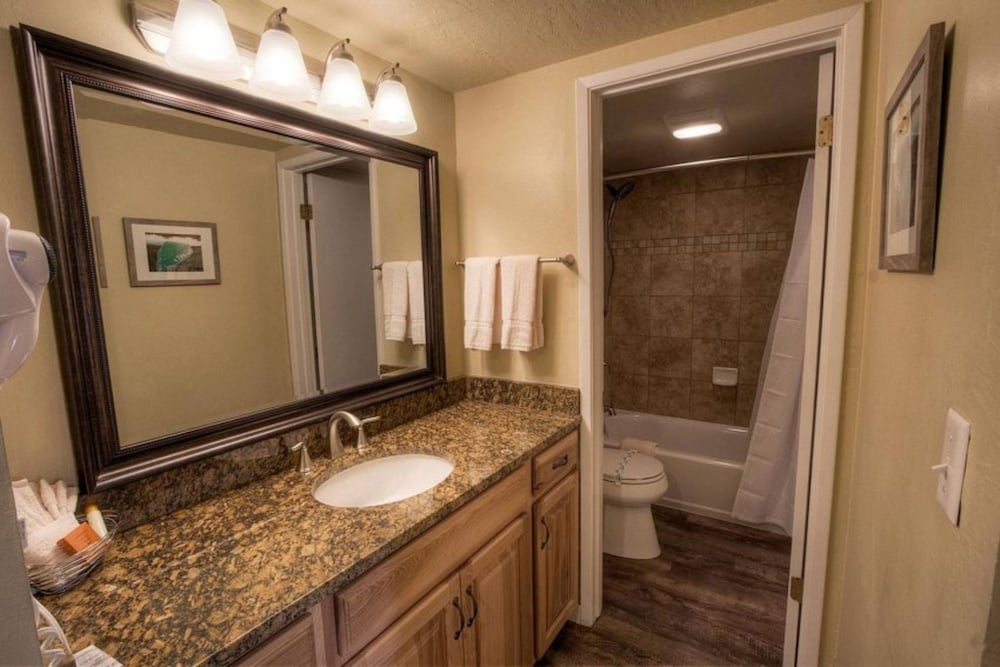Our Happy Place 3 Bedroom Home by RedAwning view 2