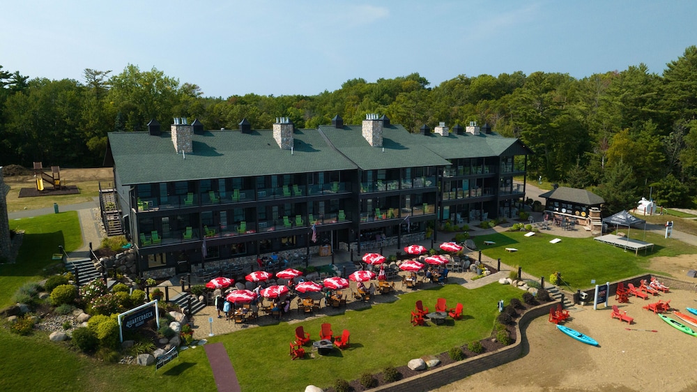 Quarterdeck Resort & Restaurant