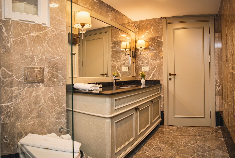 Layla Gocek - Yetişkinlere Özel - Image 82