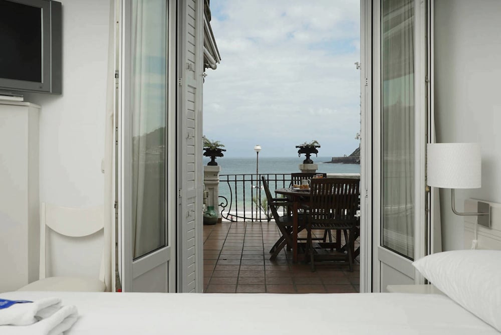 BREATHTAKING TERRACE VIEWS - by SanSebastianApartments.es