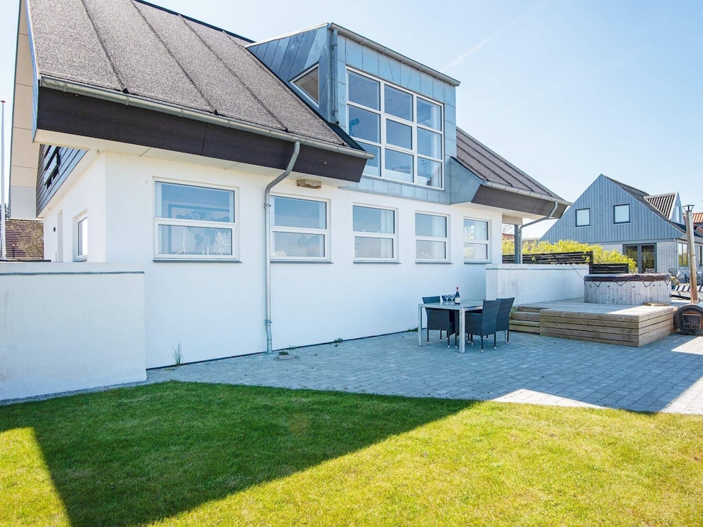 6 Person Holiday Home in Glesborg view 4