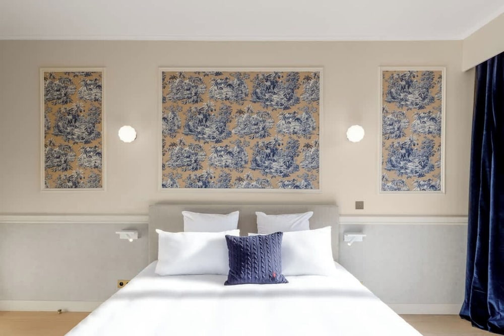 Luxury sea View 3br-2ba With Services in Deauville