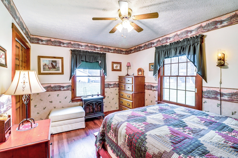 Charming Newark Home < 10 Mi to Buckeye Lake view 4