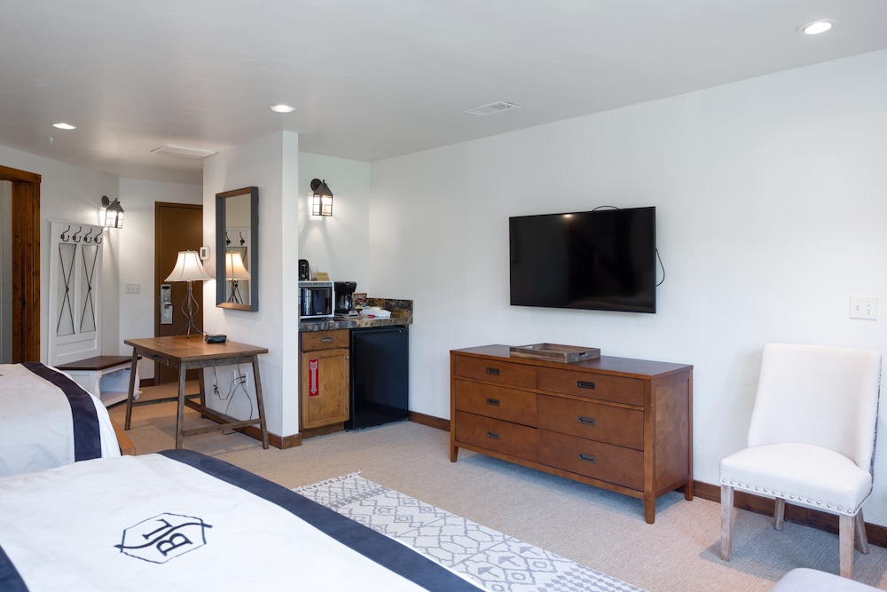 2 Bedroom Condo with Spa - Silver Baron Lodge 2 Condo