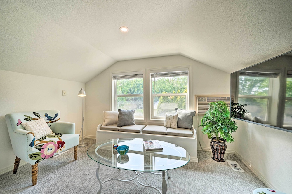 Luxe Boise Home w/ Patio: Golf, Hike, Explore view 2