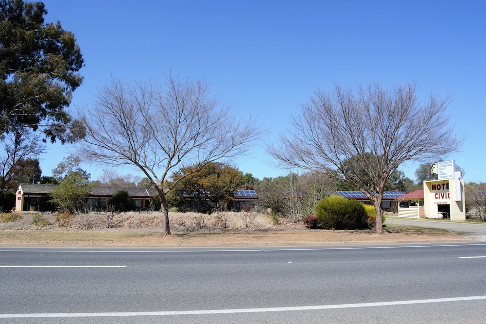 Civic Motor Inn