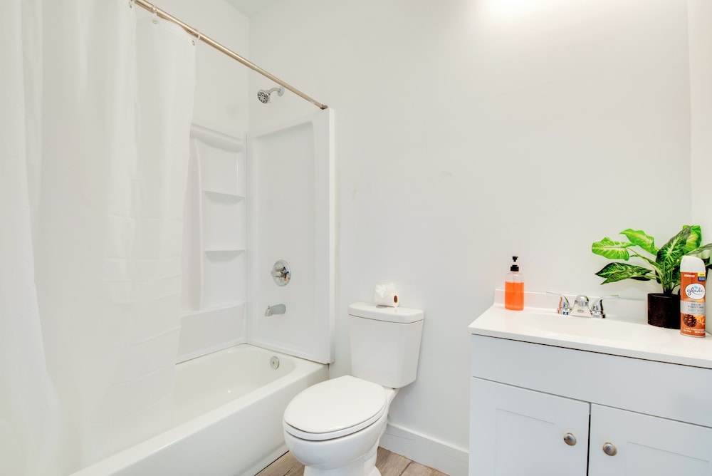 3 Mi to Six Flags: Atlanta Area Apartment